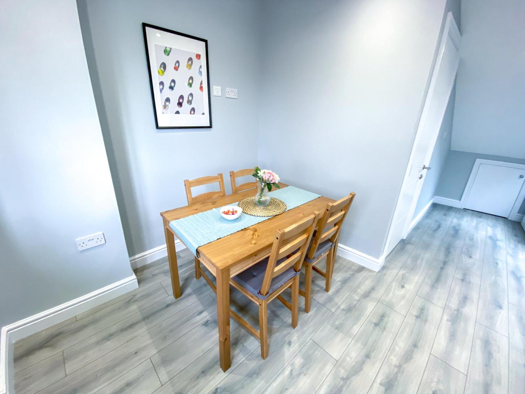 Large 1-Bedroom Flat, 5 Guest, London - F4 Екстер'єр фото
