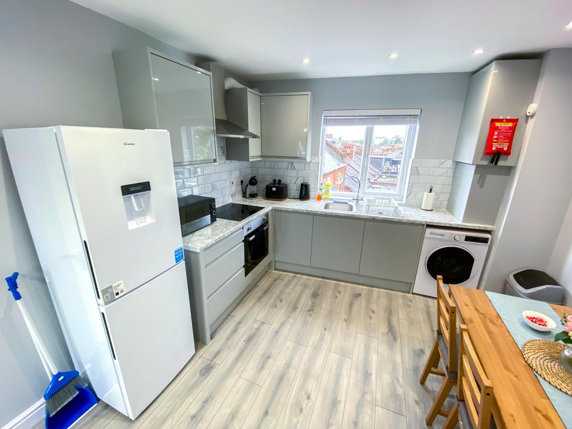 Large 1-Bedroom Flat, 5 Guest, London - F4 Екстер'єр фото