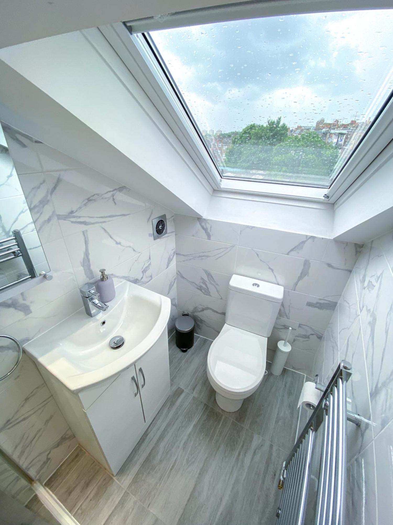 Large 1-Bedroom Flat, 5 Guest, London - F4 Екстер'єр фото