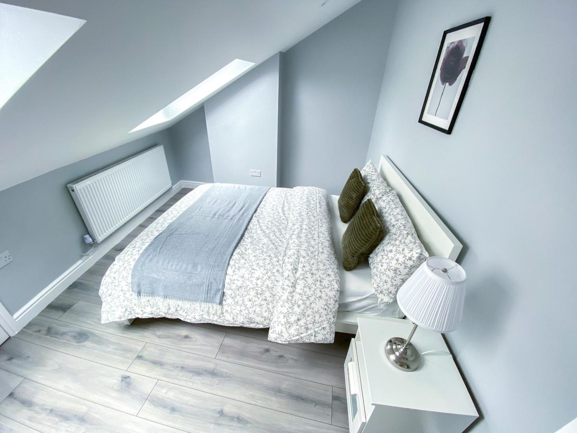 Large 1-Bedroom Flat, 5 Guest, London - F4 Екстер'єр фото